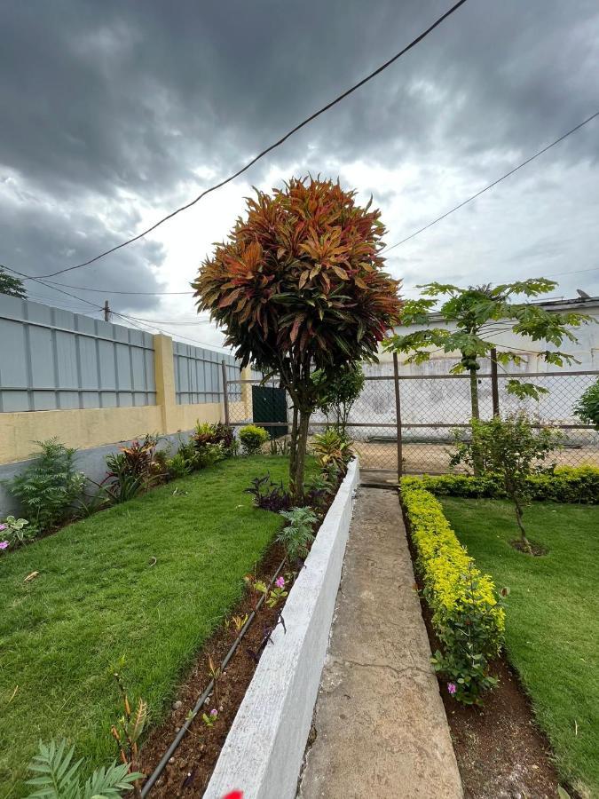 J Nova Lda Lägenhet Sao Tome Exteriör bild