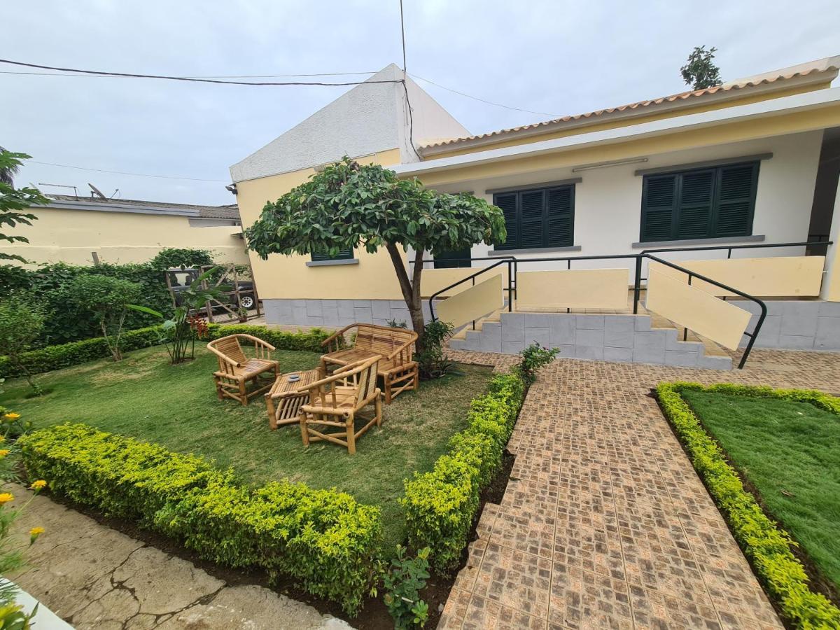 J Nova Lda Lägenhet Sao Tome Exteriör bild
