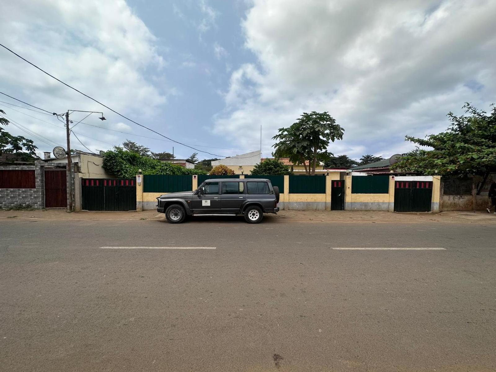 J Nova Lda Lägenhet Sao Tome Exteriör bild